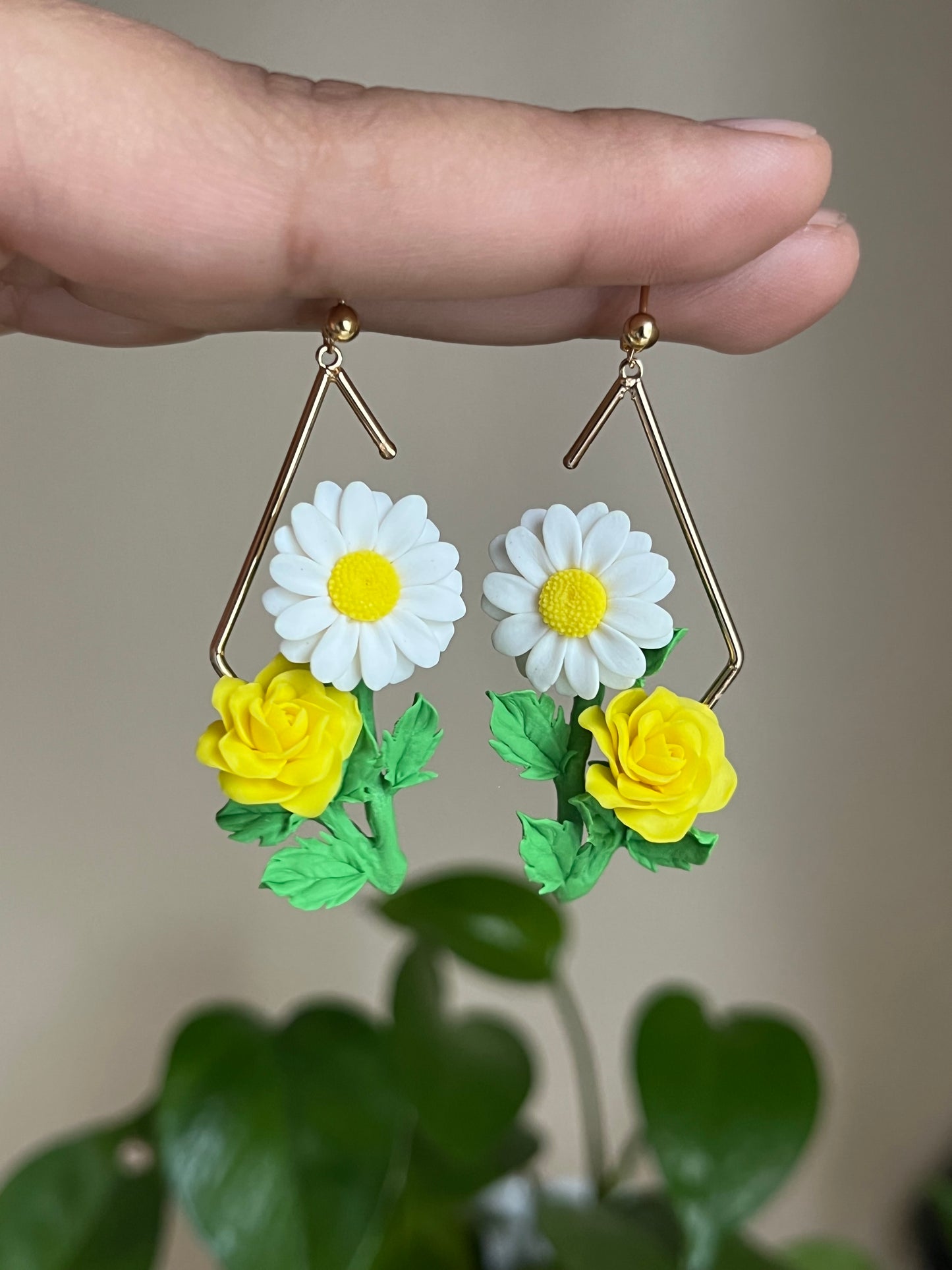 YELLOW ROSE AND DAISY