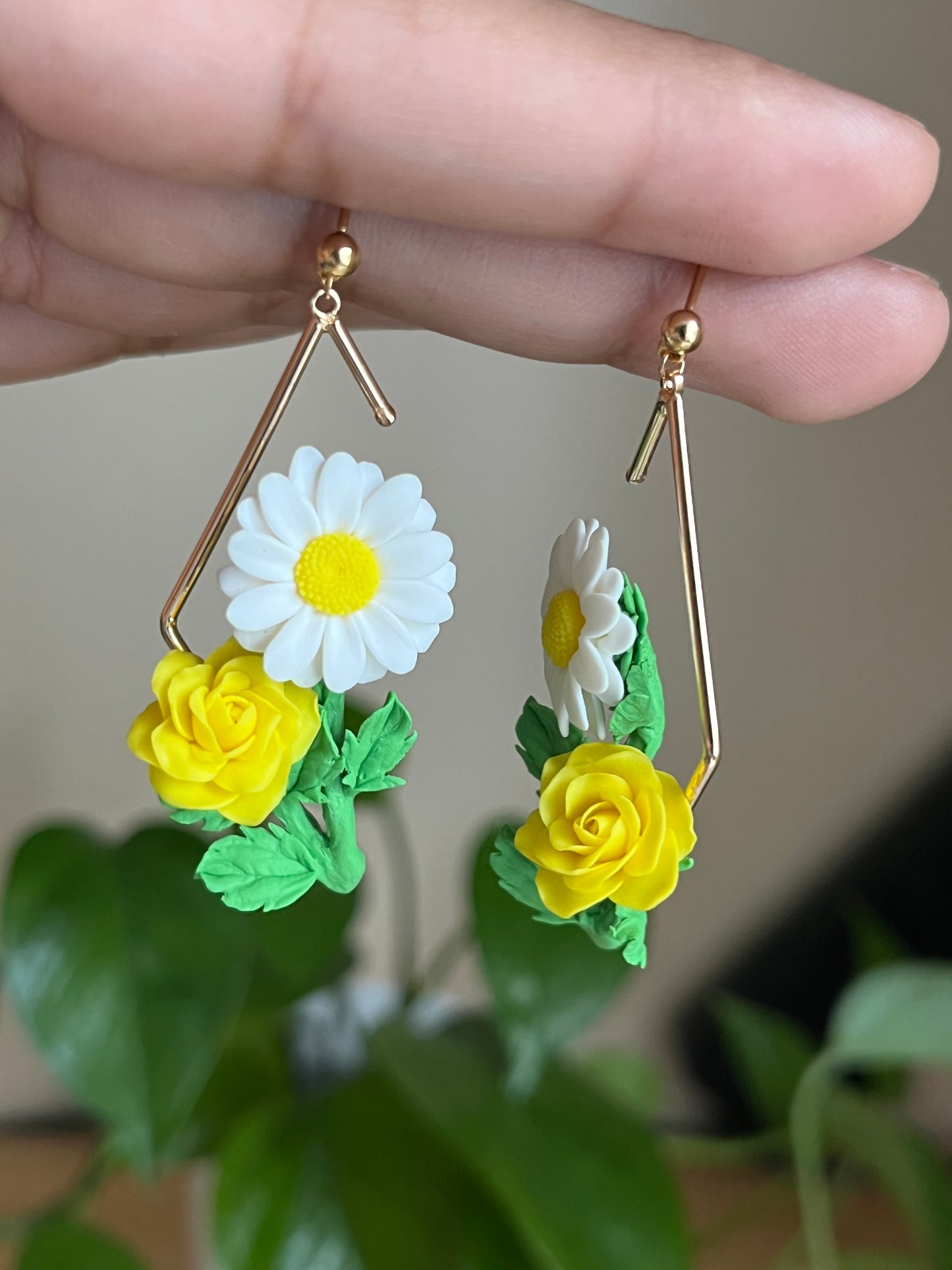 YELLOW ROSE AND DAISY
