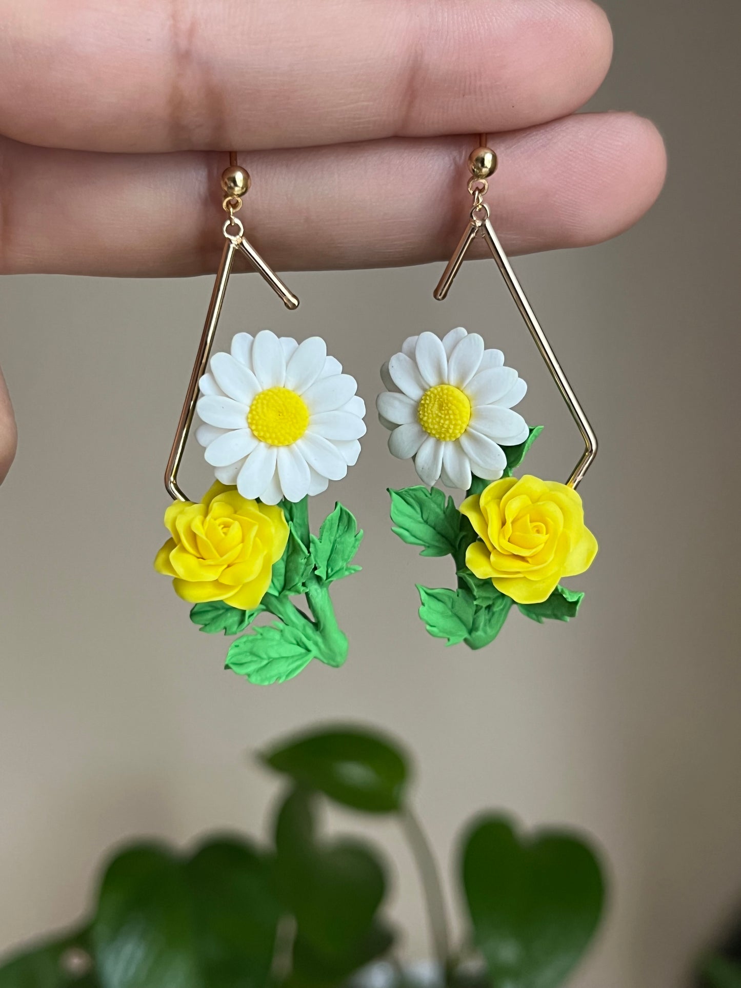 YELLOW ROSE AND DAISY