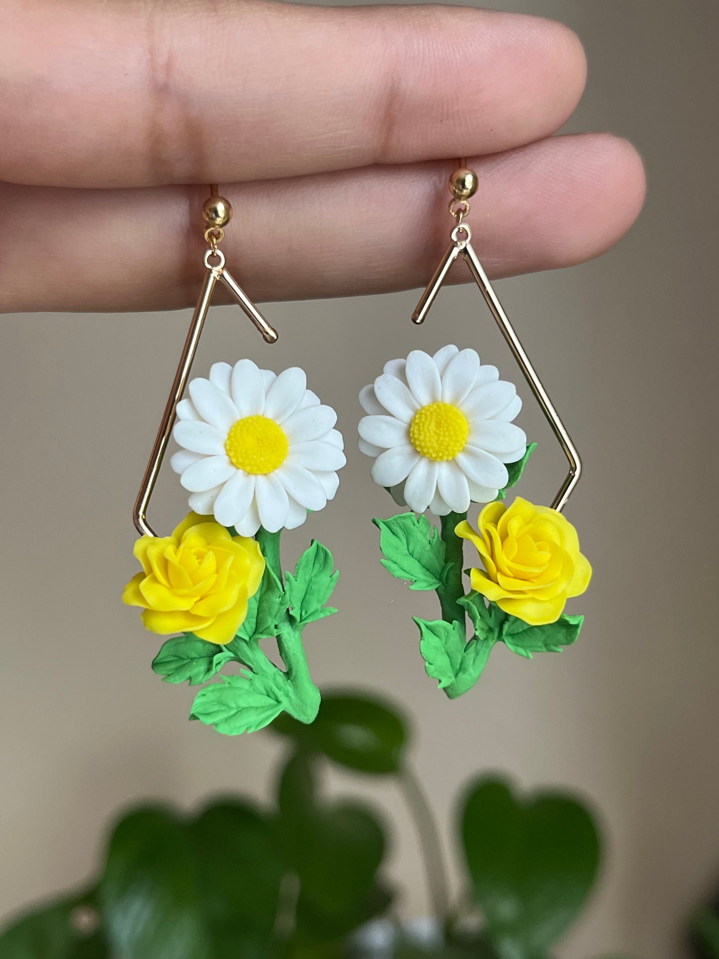 YELLOW ROSE AND DAISY