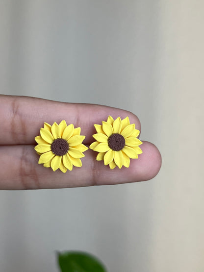 SUNFLOWERS STUD